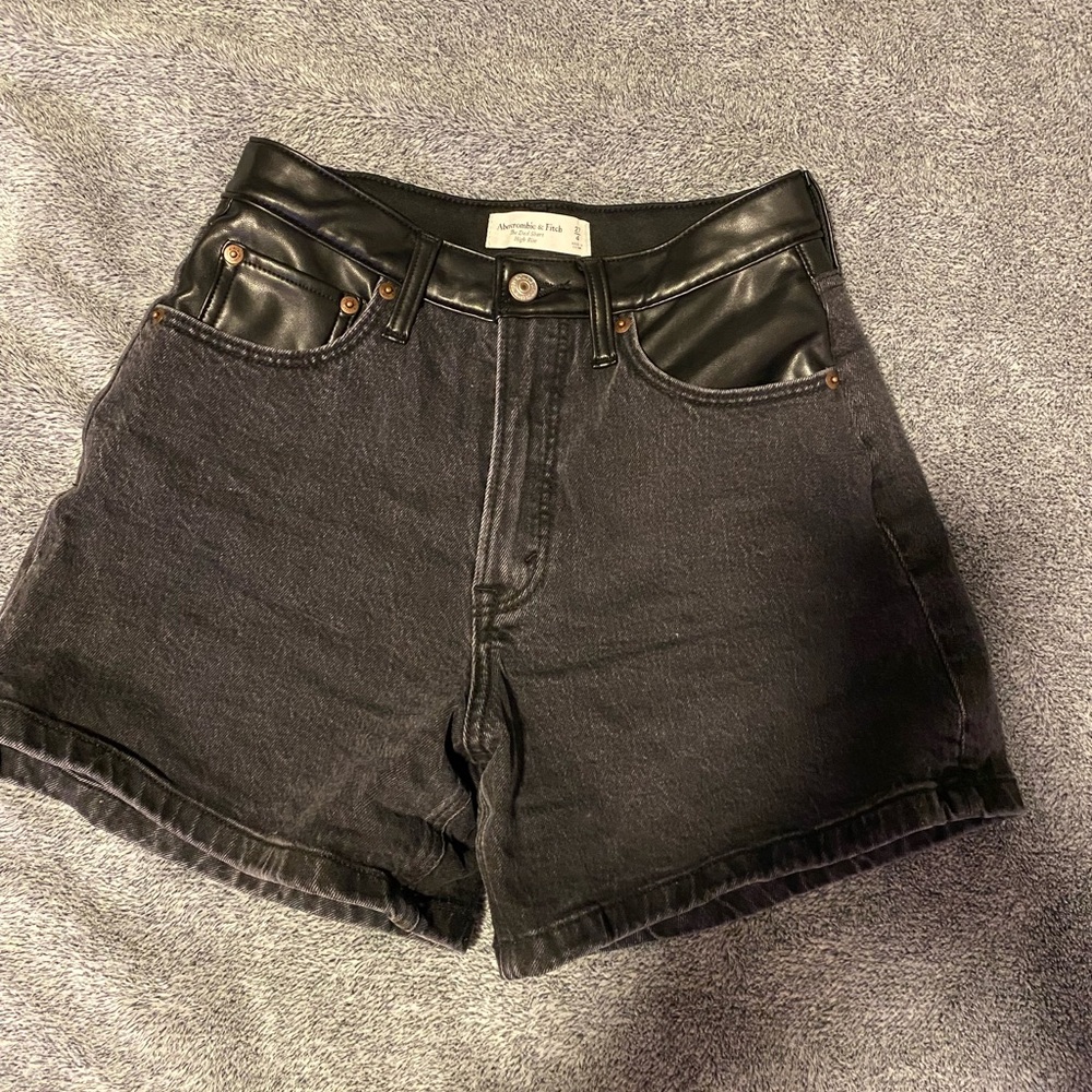 Black denim shorts with faux leather - Abercrombie